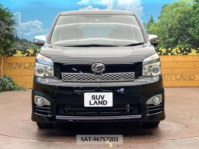 Toyota VOXY 2013-11 329396-15