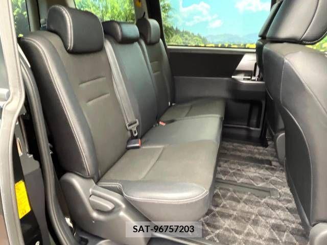 Toyota VOXY 2013-11 329396-9