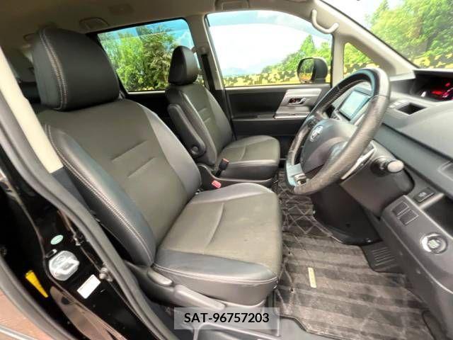 Toyota VOXY 2013-11 329396-8