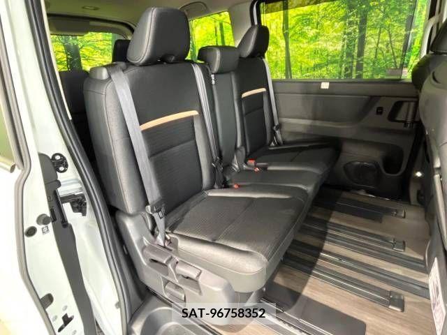 Nissan SERENA 2023-11 345396-9