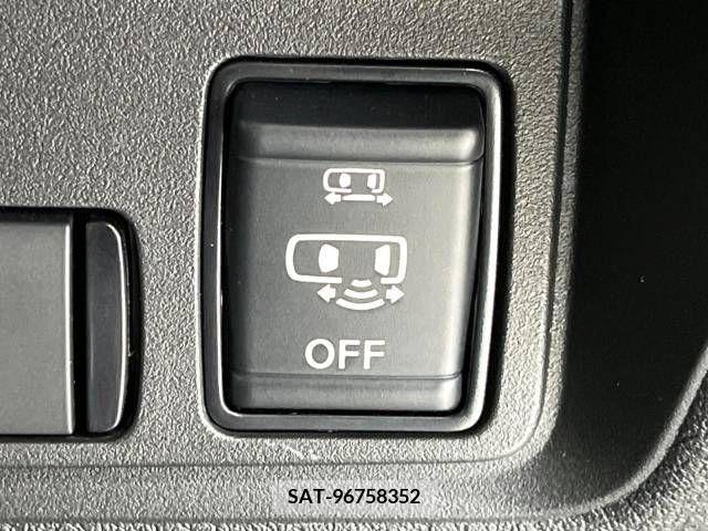 Nissan SERENA 2023-11 345396-7