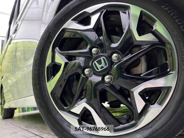 Honda N BOX CUSTOM 2019-01 215058-13