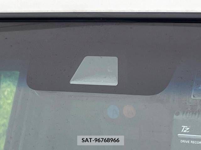 Honda N BOX CUSTOM 2019-01 215058-2