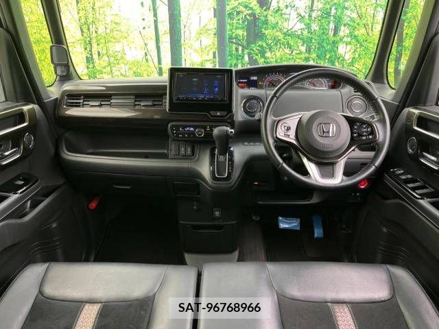 Honda N BOX CUSTOM 2019-01 215058-1