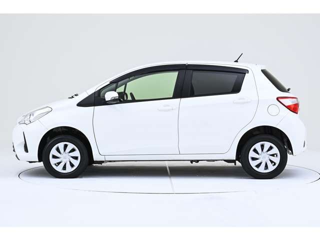 Toyota VITZ 2017-10 181517-2