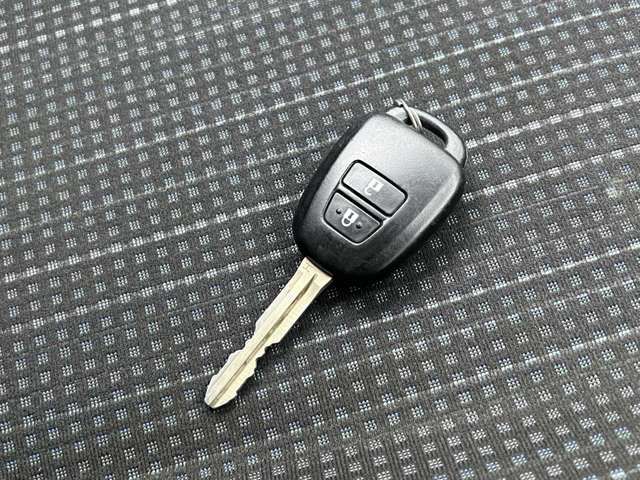 Toyota VITZ 2017-10 181517-16