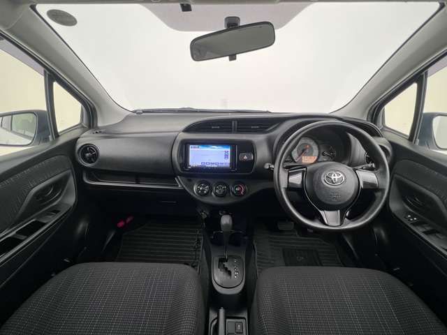 Toyota VITZ 2017-10 181517-4