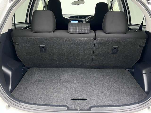 Toyota VITZ 2017-10 181517-7