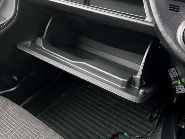 Toyota VITZ 2017-10 181517-14