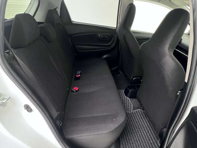 Toyota VITZ 2017-10 181517-6