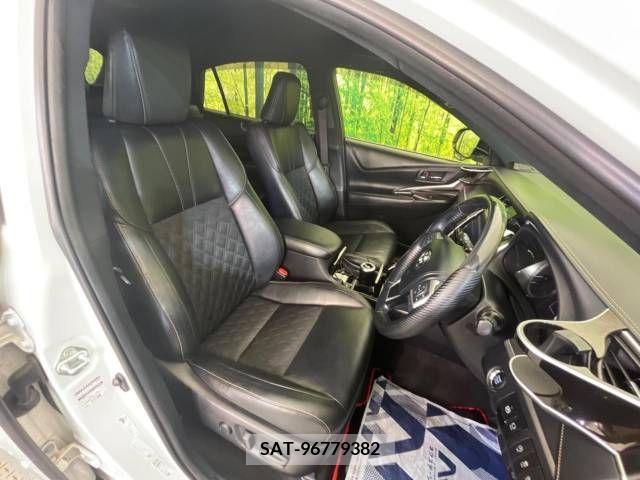 Toyota HARRIER 2017-10 360901-8