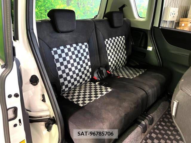 Suzuki SOLIO 2012-08 368366-9