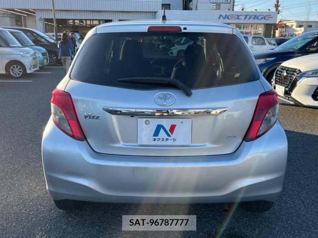 Toyota VITZ 2013-08 250559-15