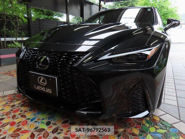 Lexus IS 2023-02 275450-0