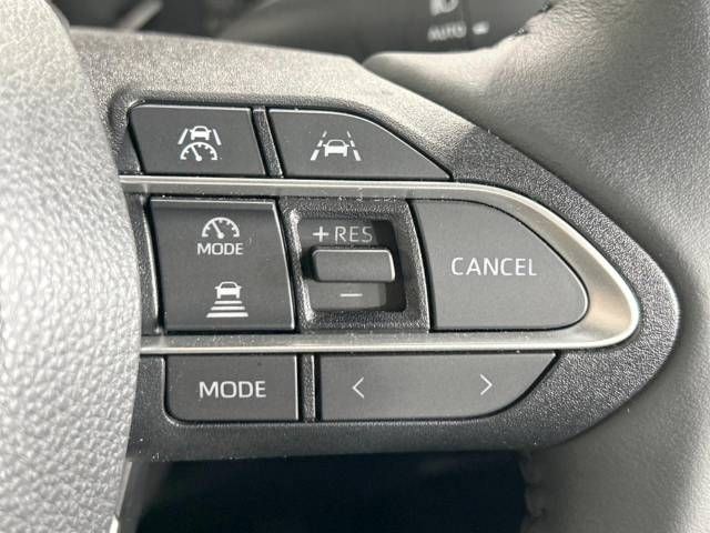 Toyota VOXY 2023-04 182200-6