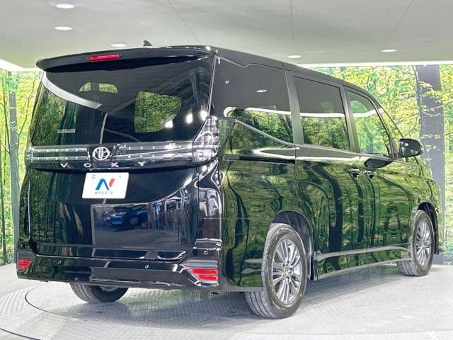 Toyota VOXY 2023-04 182200-18