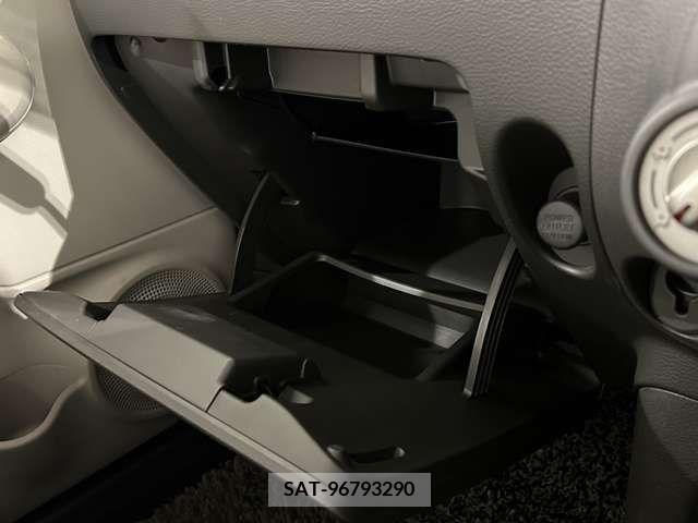 Nissan CUBE 2009-06 219895-19