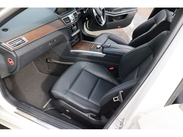 Mercedes Benz E-CLASS 2014-01 10509-5