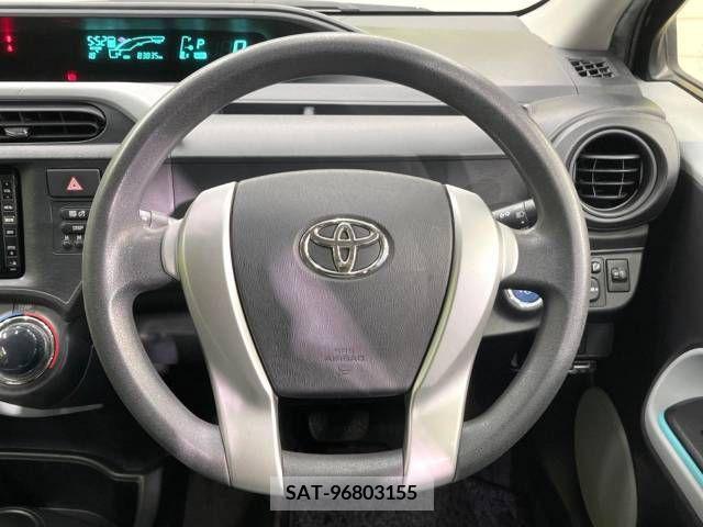 Toyota AQUA 2012-07 247363-11