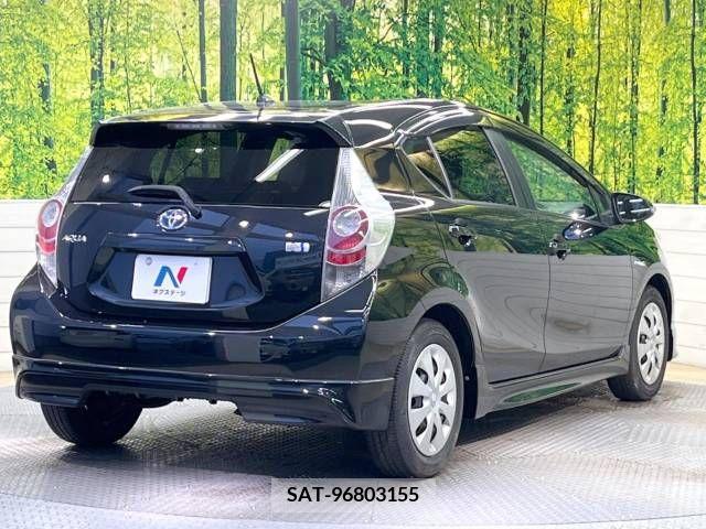 Toyota AQUA 2012-07 247363-17
