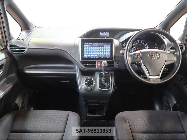 Toyota NOAH 2015-05 217944-1