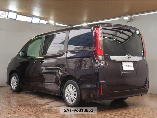 Toyota NOAH 2015-05 217944-2