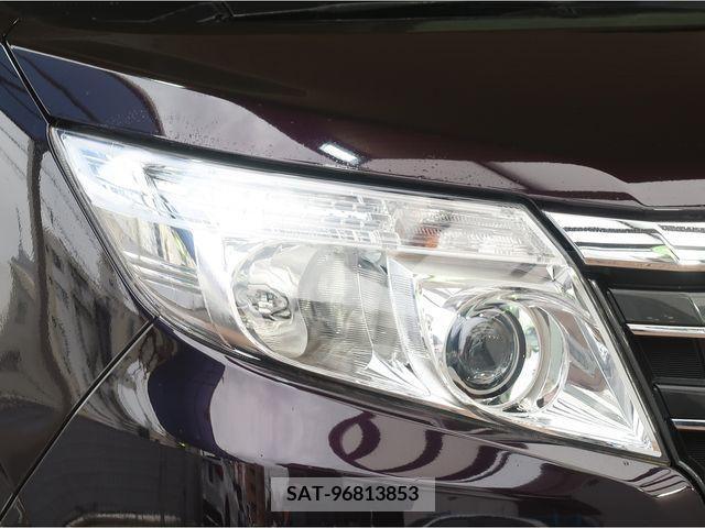 Toyota NOAH 2015-05 217944-17