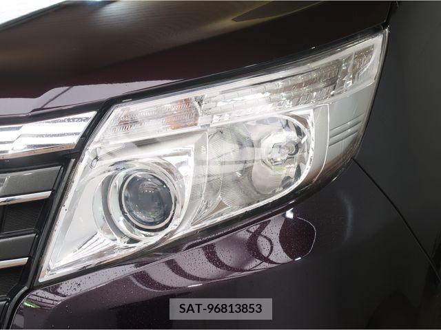 Toyota NOAH 2015-05 217944-18