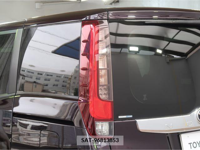 Toyota NOAH 2015-05 217944-19