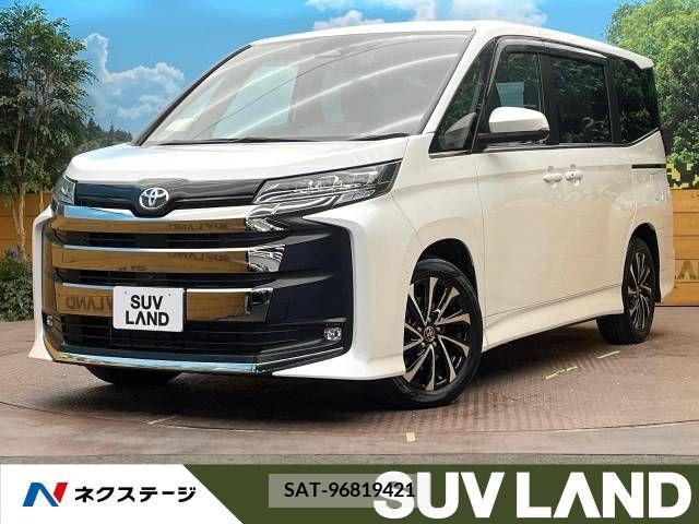 Toyota NOAH 2022-04 313579-0