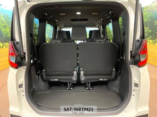 Toyota NOAH 2022-04 313579-10