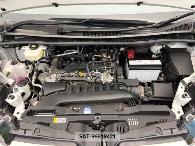 Toyota NOAH 2022-04 313579-18