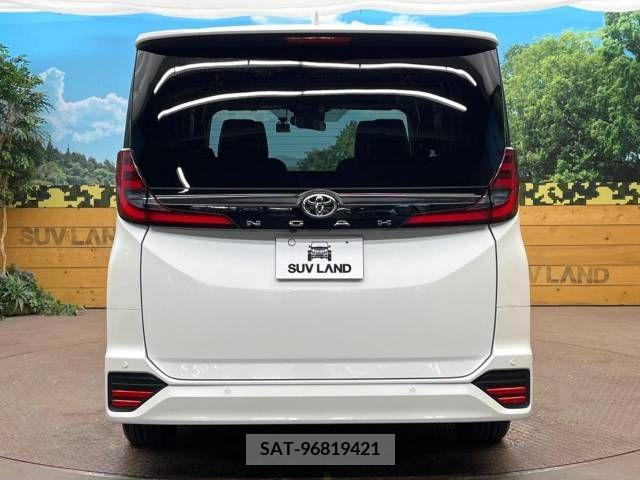 Toyota NOAH 2022-04 313579-15