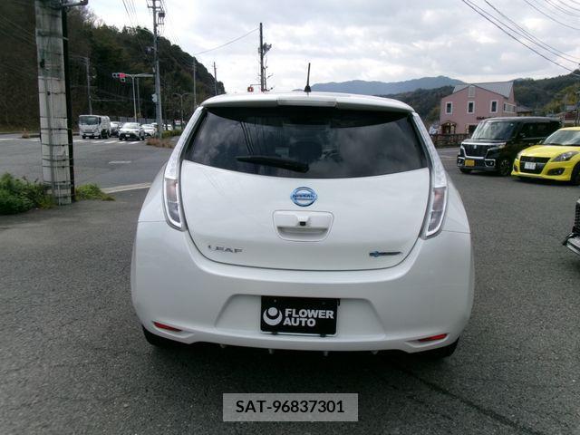 Nissan LEAF 2016-01 213165-5