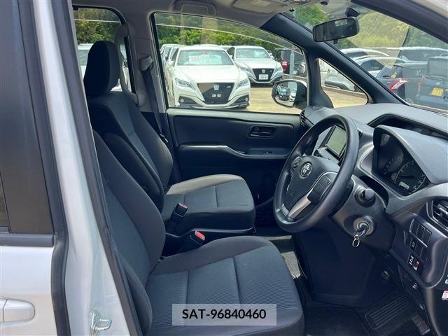 Toyota NOAH 2016-02 279519-16