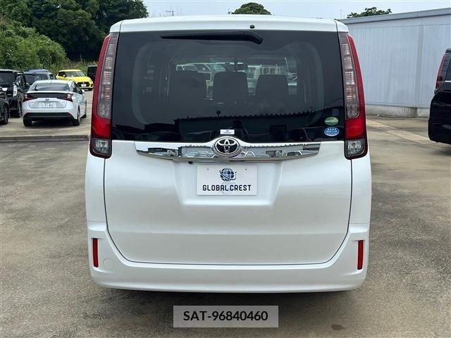 Toyota NOAH 2016-02 279519-13