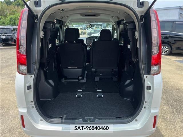 Toyota NOAH 2016-02 279519-8