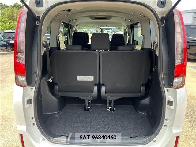 Toyota NOAH 2016-02 279519-7