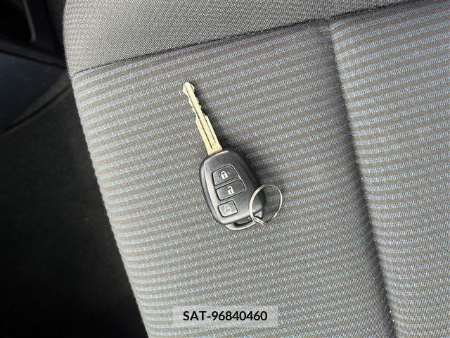 Toyota NOAH 2016-02 279519-29