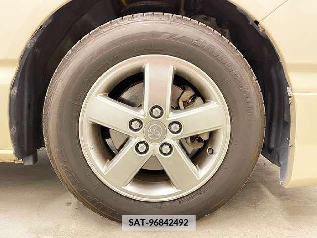 Toyota NOAH 2004-10 384775-7