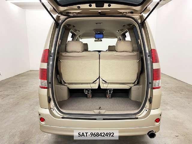 Toyota NOAH 2004-10 384775-4
