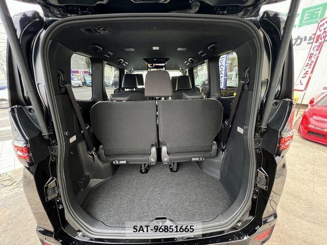 Toyota VOXY 2023-07 289055-19