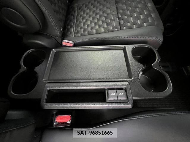 Toyota VOXY 2023-07 289055-17