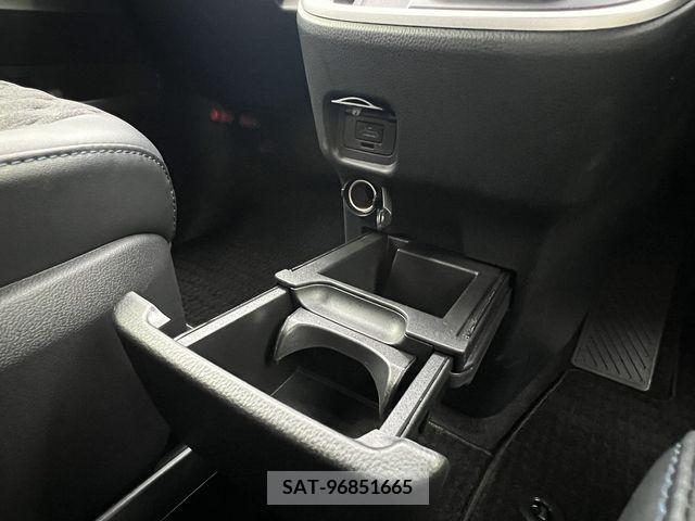 Toyota VOXY 2023-07 289055-11