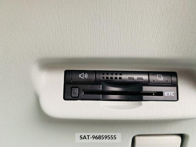 Toyota PRIUS 2010-07 201242-10