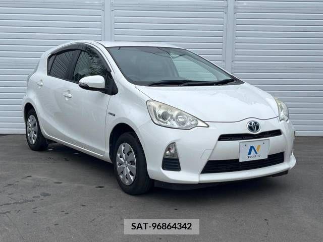 Toyota AQUA 2013-05 313974-15