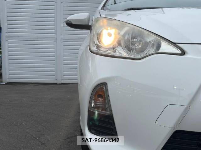 Toyota AQUA 2013-05 313974-8