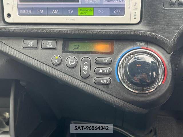 Toyota AQUA 2013-05 313974-6