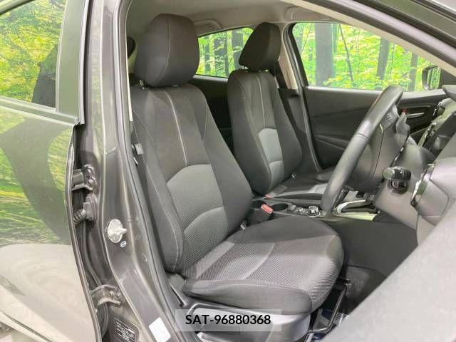 Mazda DEMIO 2017-11 390512-8