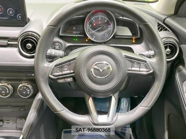 Mazda DEMIO 2017-11 390512-11
